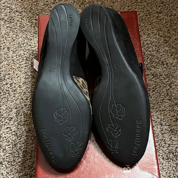 BeautiFeel Black Shoes with Leopard Accent - Picture 8 of 8